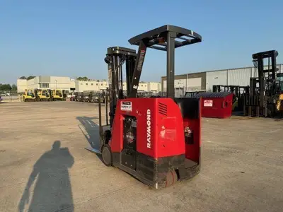 Used 2018 RAYMOND 425C35TT 3-Wheel Stand up Electric Counterbalance Forklifts Illinois US | Somerset Equipment Sales #1546217