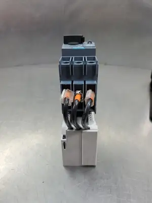 USED Siemens 3RV2711-1DD10 SIRIUS Circuit Breaker w/8US1651-5DK02 Base Unit