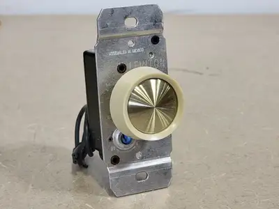 NEW LEVITON 6616-1XI