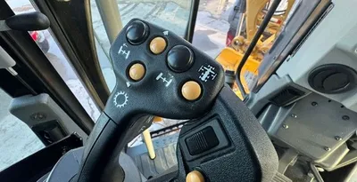 USED 2016 CATERPILLAR 140M3
