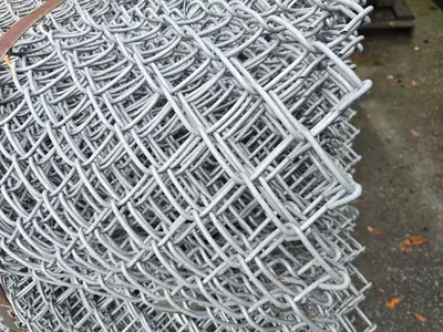 Chain Link Mesh Rolls, 2" x 2", 6 Gauge Galvanized 5' x 30'