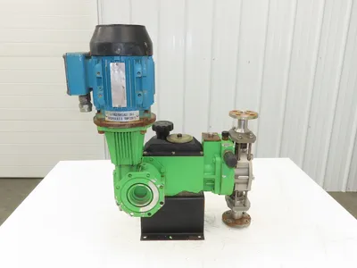 Pulsafeeder Pulsar 25H Hydraulic Diaphragm Metering Pump 17.5 GPH 1/2" Flanged