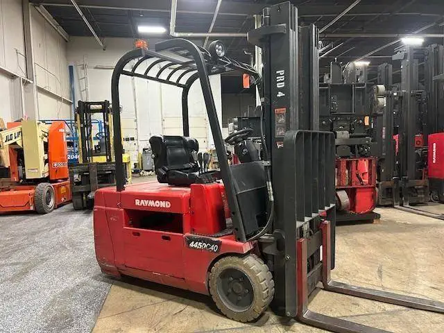 Used 2015 RAYMOND 445C40TT 3-Wheel Sit down Electric Counterbalance Forklifts Illinois US | Somerset Equipment Sales #1546140