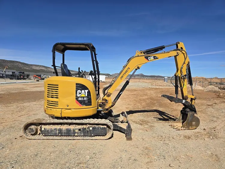 Used 2018 CATERPILLAR 303.5E2 Crawler Excavators - Mini Utah US | Berry Machinery #910829
