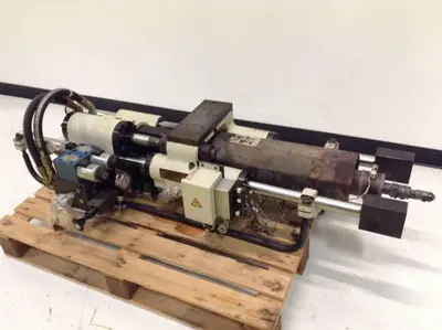 USED CINCINNATI MILACRON VS33-28MM