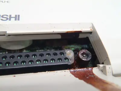 USED MITSUBISHI PROGRAMMABLE CONTROLLER 100-240VAC 50/60HZ