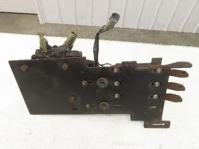 Hyster 3-Lever Hydraulic Spool Valve Forklift Mast Control E60XM2-33