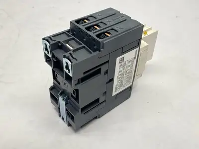 USED SCHNEIDER ELECTRIC THERMAL OVERLOAD CONTACTOR 3-POLE 65A W/ LADN20