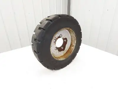 PowerBoss Minuteman SW/62U Front Tire Solid Rubber 500 X 8 With 5 Lug Rim