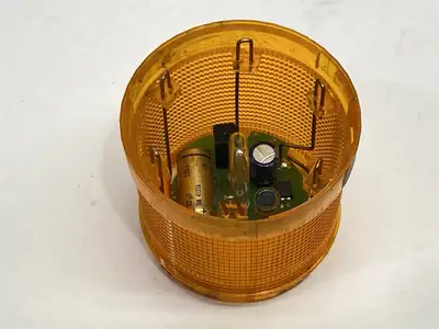 Used Siemens SIRIUS Single-Flash Light Element, Yellow/Amber 24VDC Light Source Equipment Michigan US | Maverick Industrial Sales #1402037