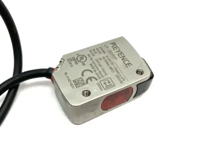 USED KEYENCE SELF-CONTAINED CMOS LASER DISTANCE BASED SENSOR