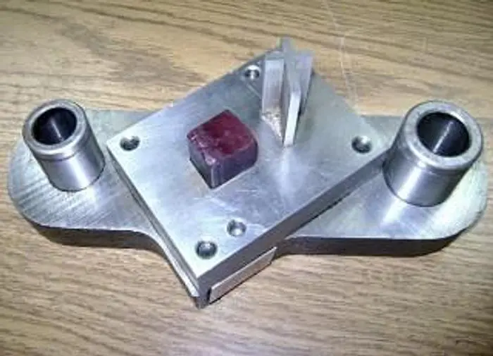 1572-390 Stamping Press Tool And Die To Make Religious Cross- Jewelry Pendant
