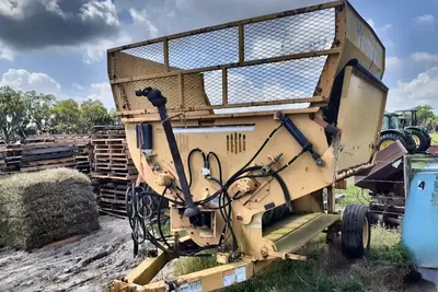 Used 2013 VERMEER BP7000 Bale Choppers - Feeders Florida US | Proxy Equipment #1384942
