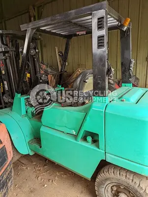 USED MITSUBISHI FD40K1 8000# FORKLIFT