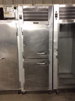 75-0232 Traulsen G12001CH Single Section Solid Split Door Reach-In Freezer