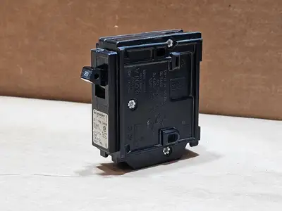 USED SCHNEIDER ELECTRIC CHOM120