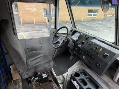 Used 2011 FREIGHTLINER BREAD TRUCK Box trucks Ohio US | Miedema Asset Management Group #1577898