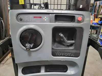 USED 2000 TOYOTA 6BPU15