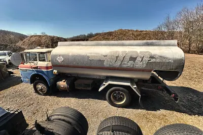 Used 1976 FORD 8000 Tanker trucks Pennsylvania US | Proxy Equipment #1385137