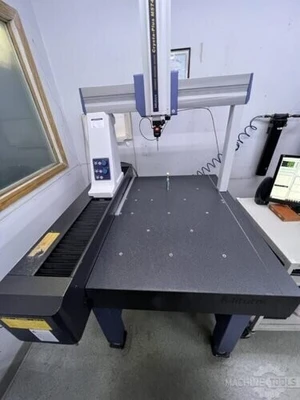 USED 2012 MITUTOYO CRYSTA-PLUS M-574