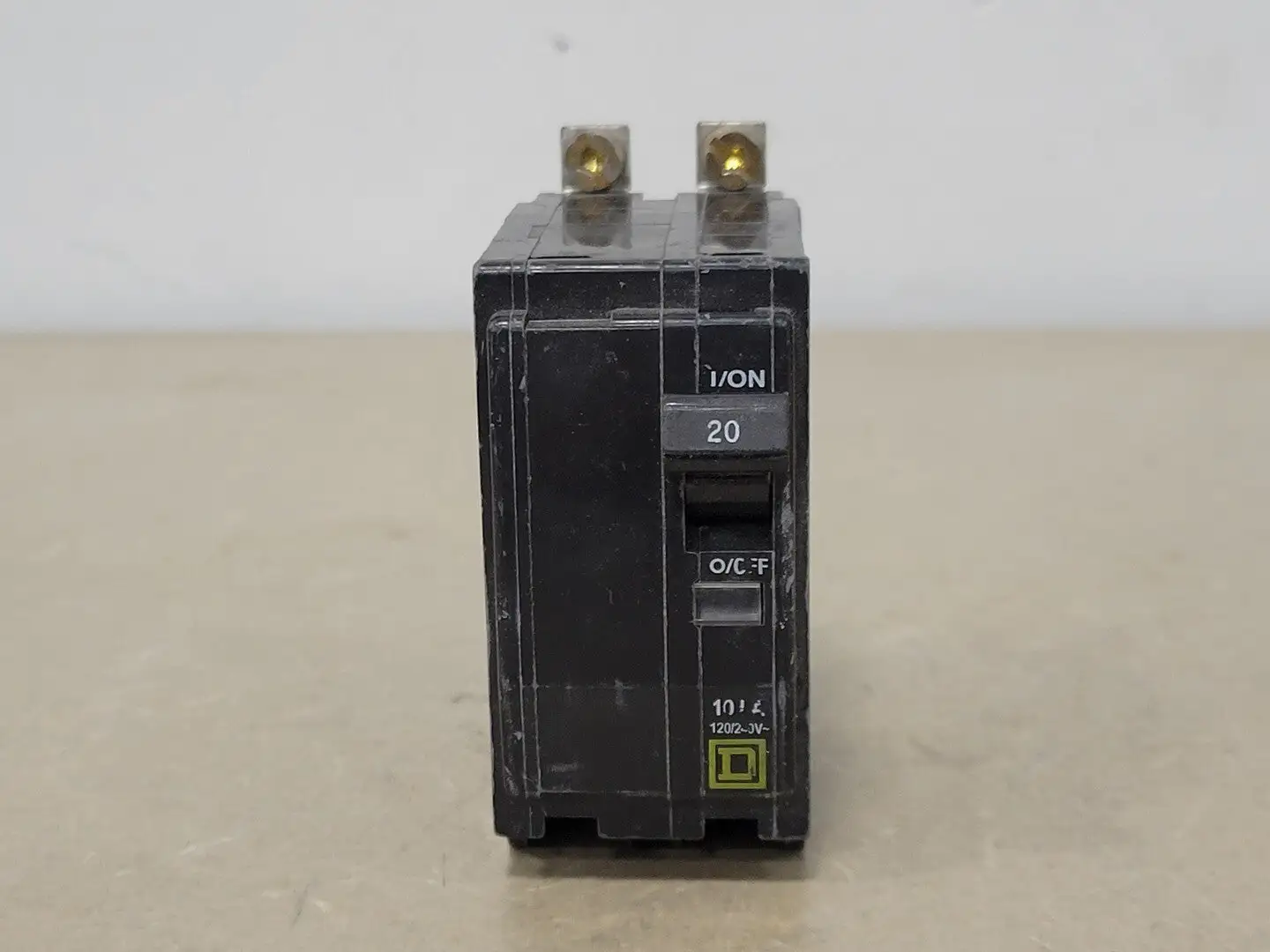 USED SQUARE D QOB220
