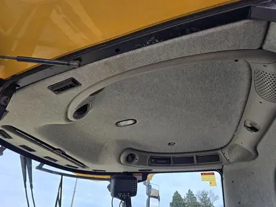 USED 2009 NEW HOLLAND CR9060