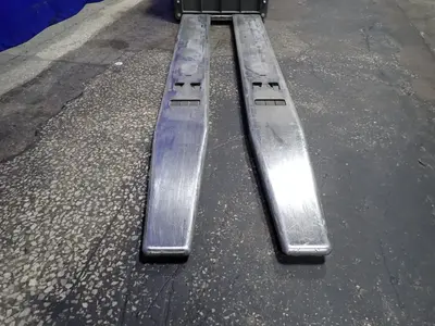 USED RAYMOND 8900