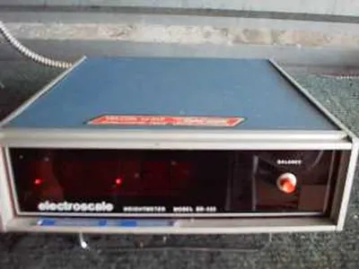 QTY. 1. ELECTRO SCALE WEIGHT METER MODEL DR-525 CA...