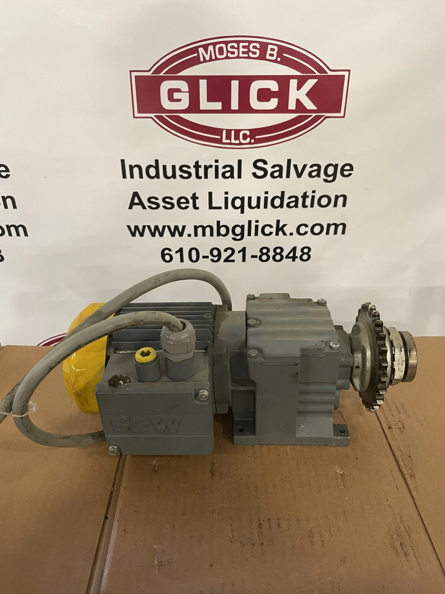 Sew-Eurodrive R07 DT56L4 0.15kW Gear Drive/Speed Reducer 59RPM 26.97:1 3PH