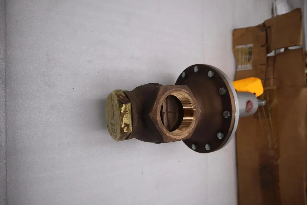 NEW OPEN BOX Watson McDaniel B-17-N-2-V Regulating Valve. 2"  20-70 psi STK H877