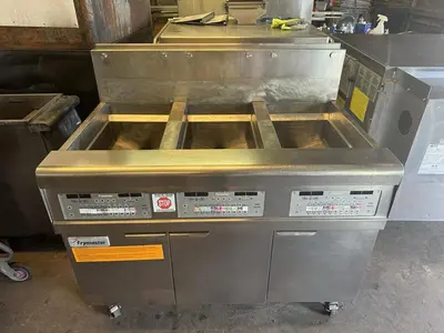 Frymaster 3 BAY Fryer, Natural Gas, Filtration System- Working Condition