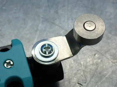 NEW SIEMENS 3SE51120CH02