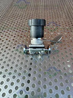 USED ITT PURE FLO .25-316L-RA20MAX-CWP150 DIAPHRAGM VALVE W/ 1/4" SANITARY FITTINGS
