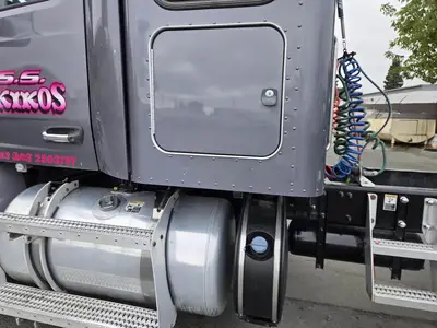 USED 2020 PETERBILT 567