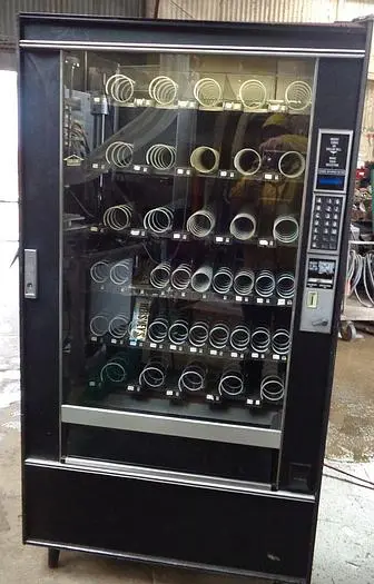 Cabinet, Snack Vending Machine, (6) Shelves, (45) Products #C742961