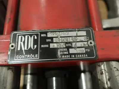 LOT OF 5 KNIFE GATE VALVES WITH PNEUMATIC ACTUATORS, RDC, FLOW CONTROL COMPONENTS