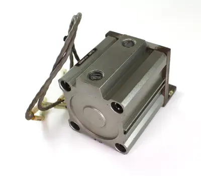 USED SMC CDQ2B50-30D-A77