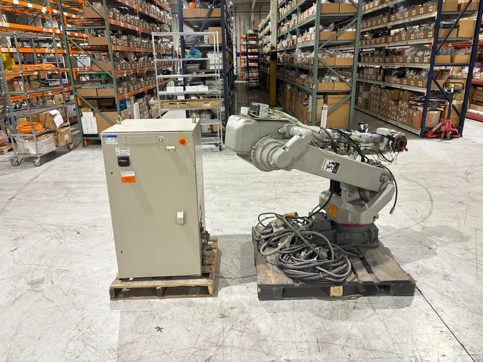 USED YASKAWA MOTOMAN ROBOT SYSTEM, HP50-35 NX100