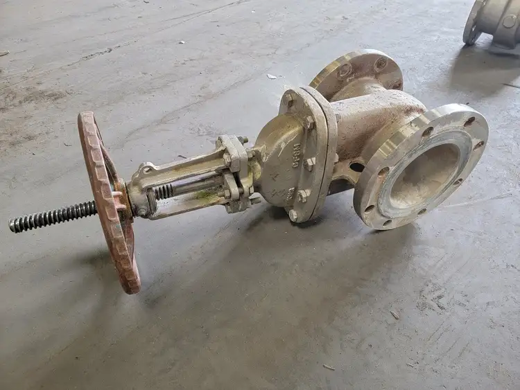 Used LENMARK INDUSTRIES KH126 Valves/Fittings British Columbia CA | Lenmark #258586