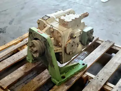 USED SAUER DANFOSS 24-7020 CW