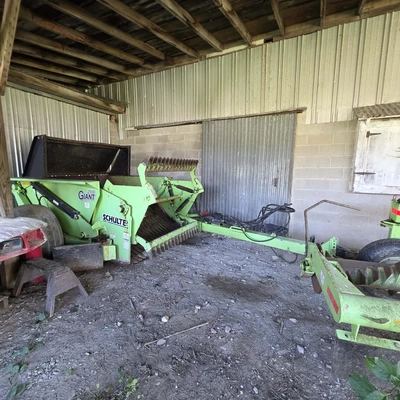 2010 SCHULTE 2500 GIANT Rock Picker | Iron Listing (31)
