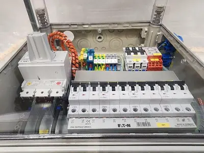 LEYBOLD OPTICS GMBH 10102522 , POWER DISTRIBUTION UNIT