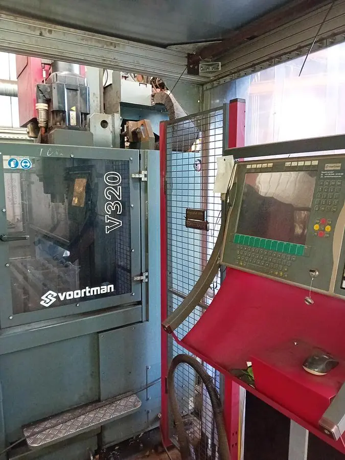 USED 2019 VOORTMAN V320-2000