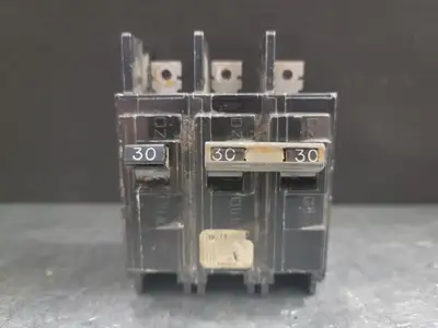 30 Amp, 3 Pole, 240 Volts Circuit Breaker
