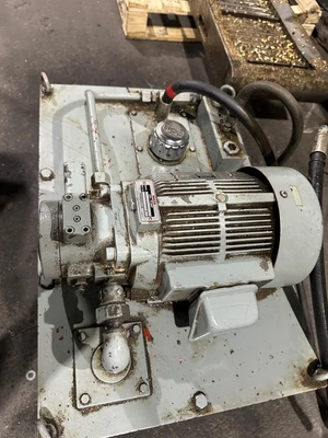 NACHI / MAZAK UVD-1A-A3-1.5-4-13560 2HP HYDRA