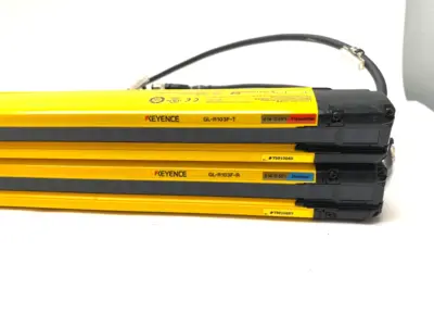 USED KEYENCE SAFETY LIGHT CURTAIN SET, FINGER PROTECTION TYPE, 103 OPT. AXES