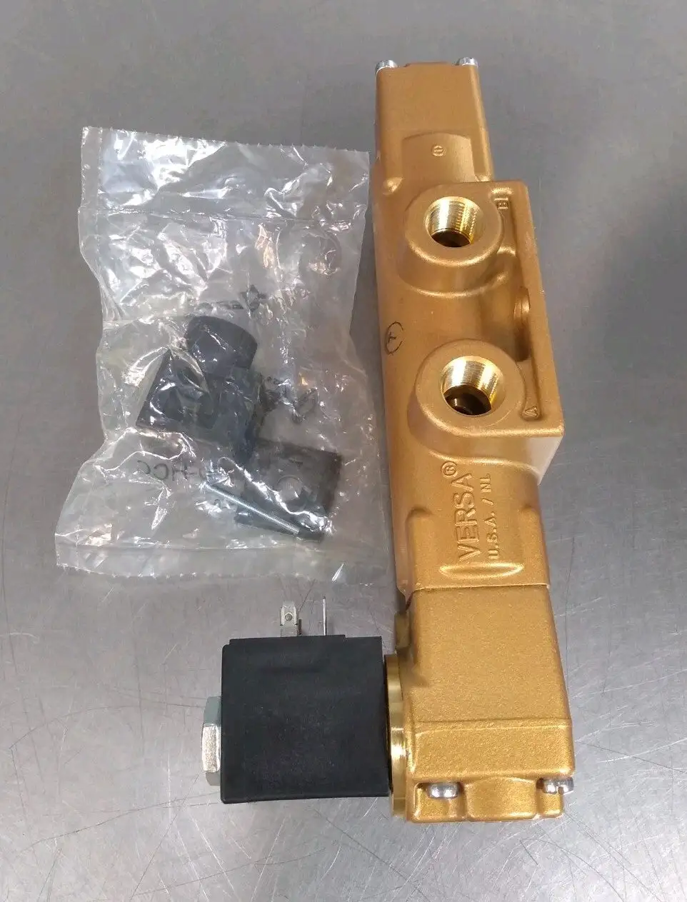 VERSA USG-4422-HCC-U-A120 Solenoid Valve Loc5E30