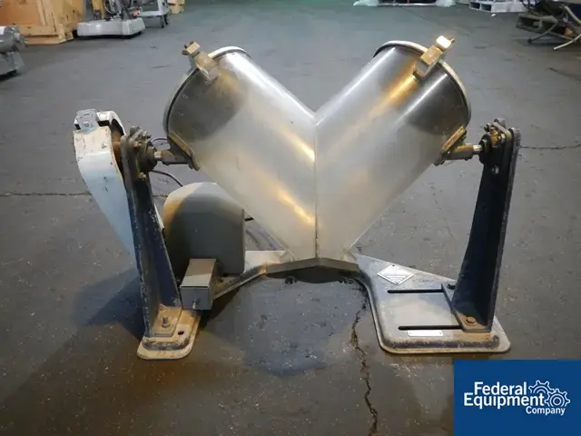 Used Patterson-Kelley 8 Quart P-K Twin Shell Blender, Plastic Agitators, Blenders, Mixers Ohio US | Federal Equipment Company #125625