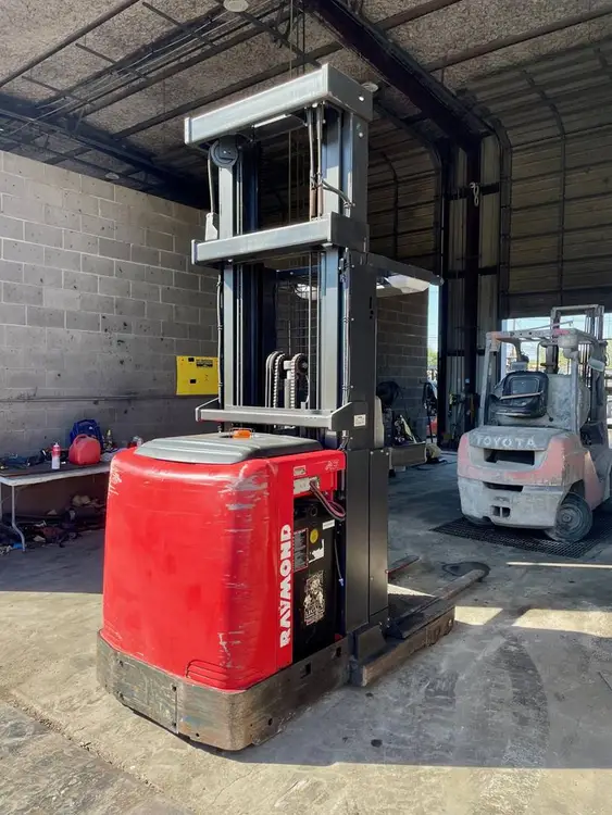 Used 2016 RAYMOND 550-OPC30TT Order Pickers Texas US | TB Forklifts #1274888