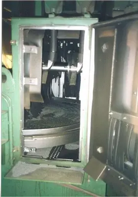 USED VOGEL & SCHEMMANN SAND BLASTING MACHINE